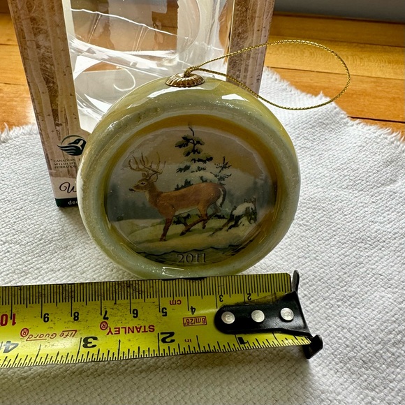 Hallmark Seasons 2011 Canadian Wildlife Federation Deer Christmas Ornament - Picture 5 of 5